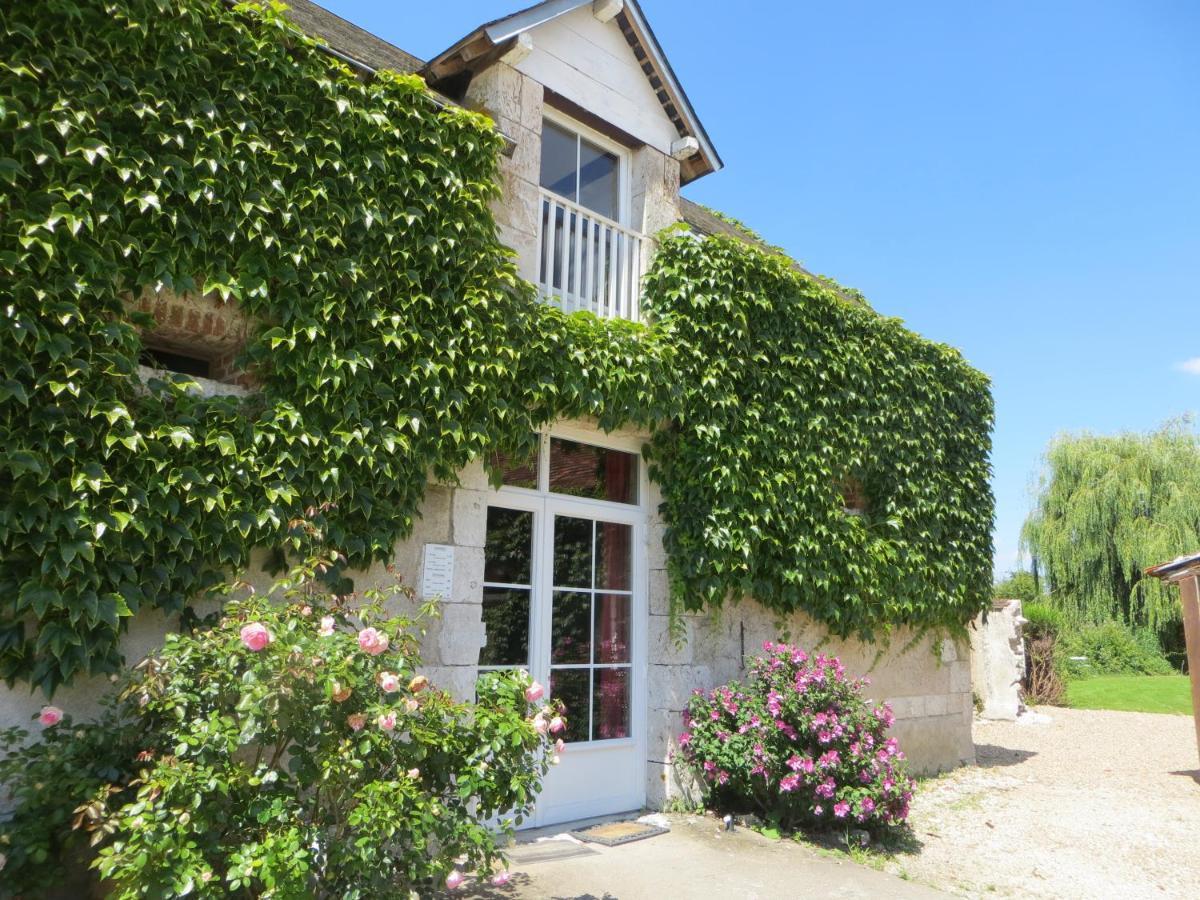 La Ferme De L'Isle Et Sa Roulotte Bed & Breakfast Avaray Exterior photo