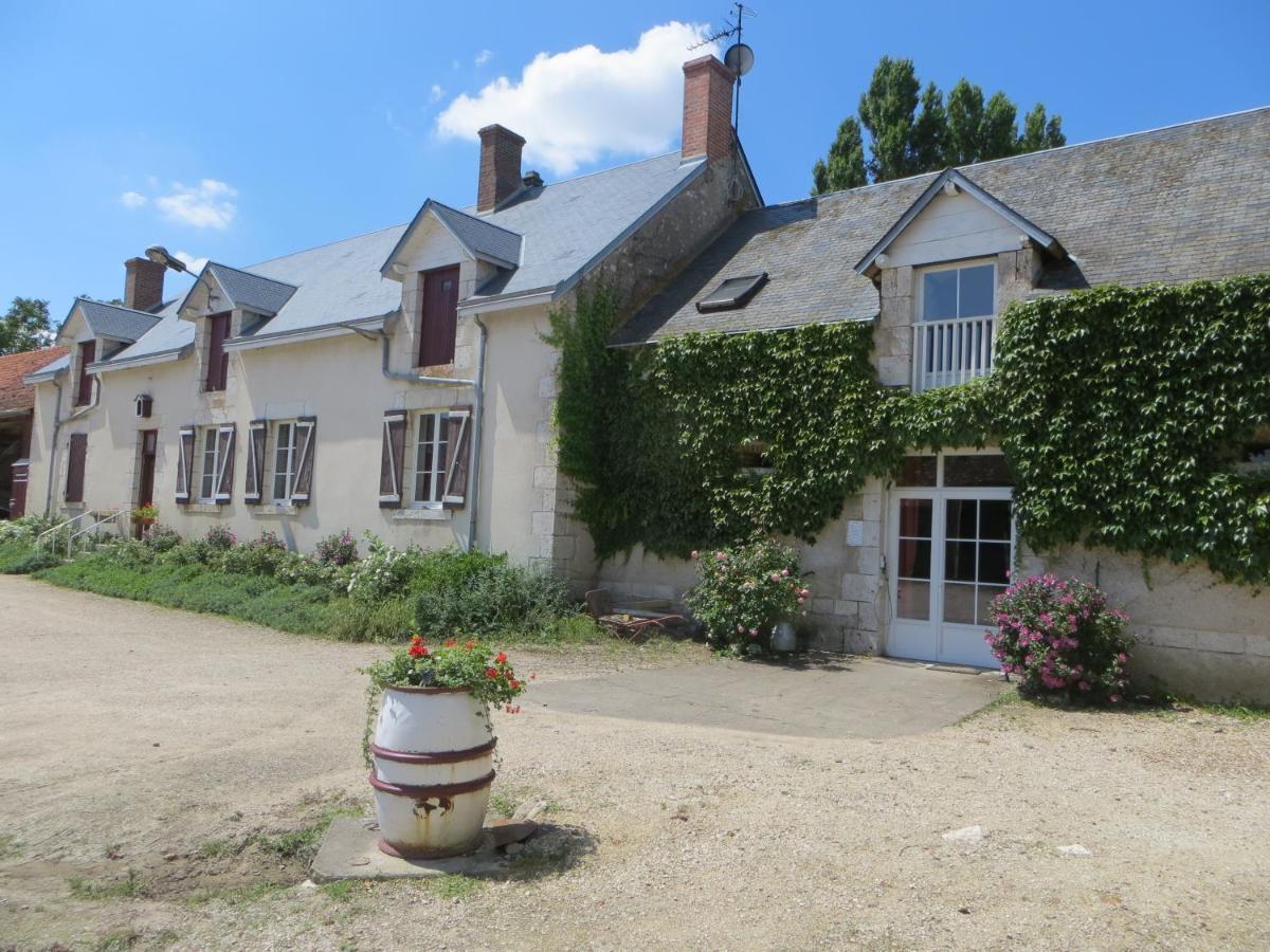 La Ferme De L'Isle Et Sa Roulotte Bed & Breakfast Avaray Exterior photo